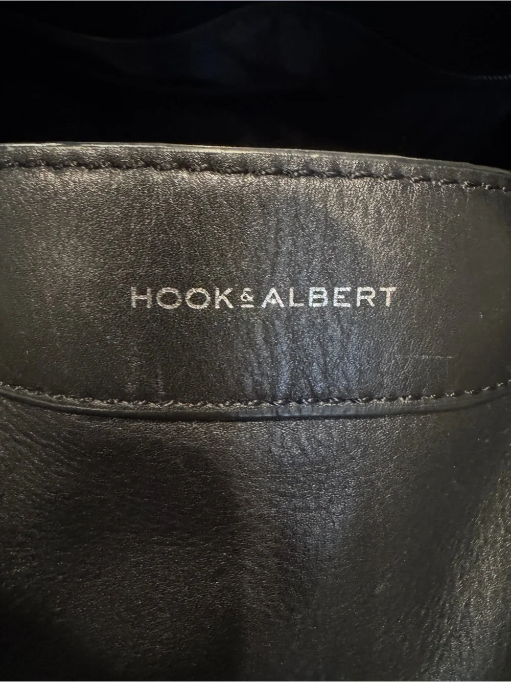 Hook & Albert Black Genuine Leather Weekender Duffel Bag. GUC.